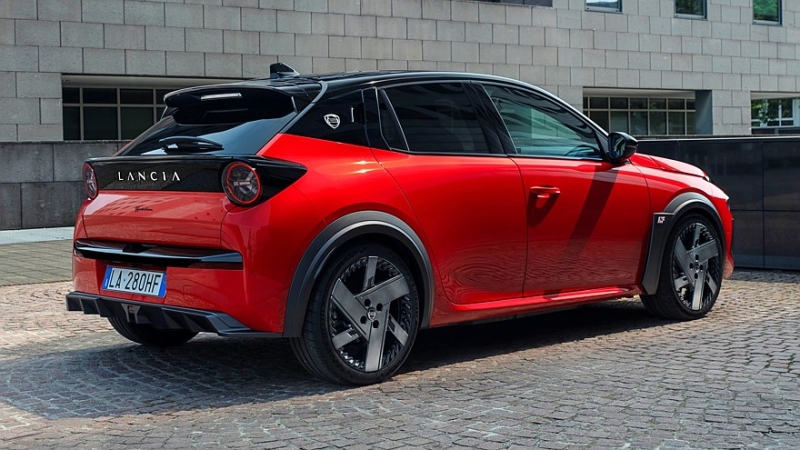 Lancia полностью рассекретила электрический хот-хэтч Ypsilon HF и бензиновый HF Line