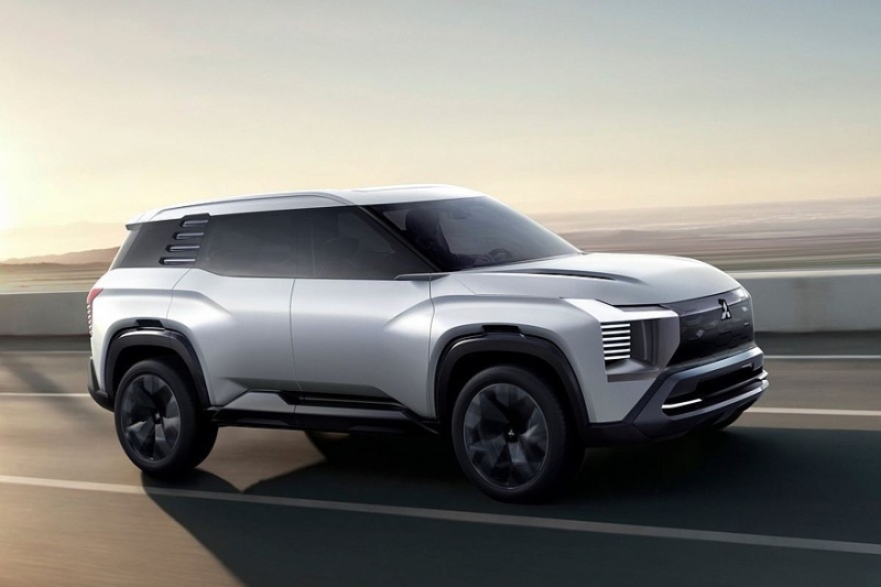 Mitsubishi анонсировала новинку: возможно, это кроссовер Destinator по мотивам DST Concept