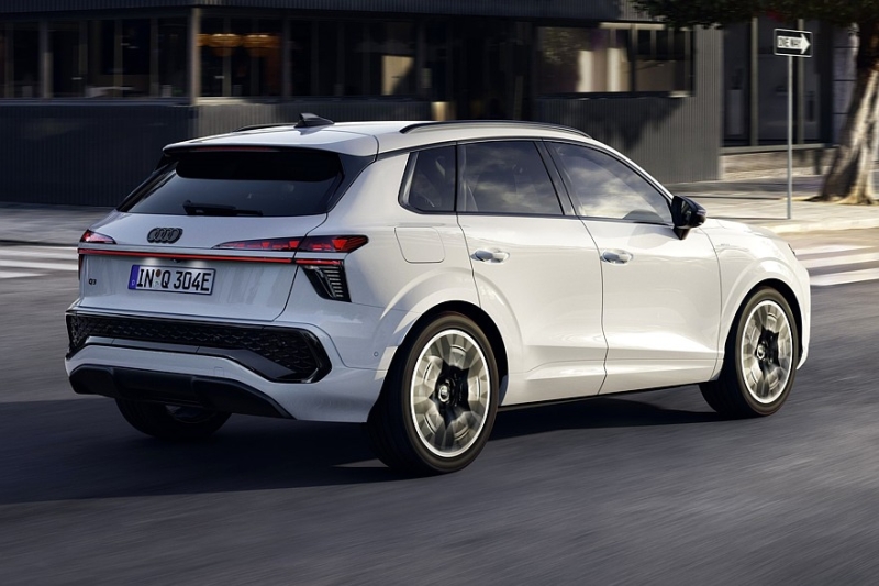 Новый Audi Q3: странности в эргономике, отделка из вторсырья и прежняя платформа