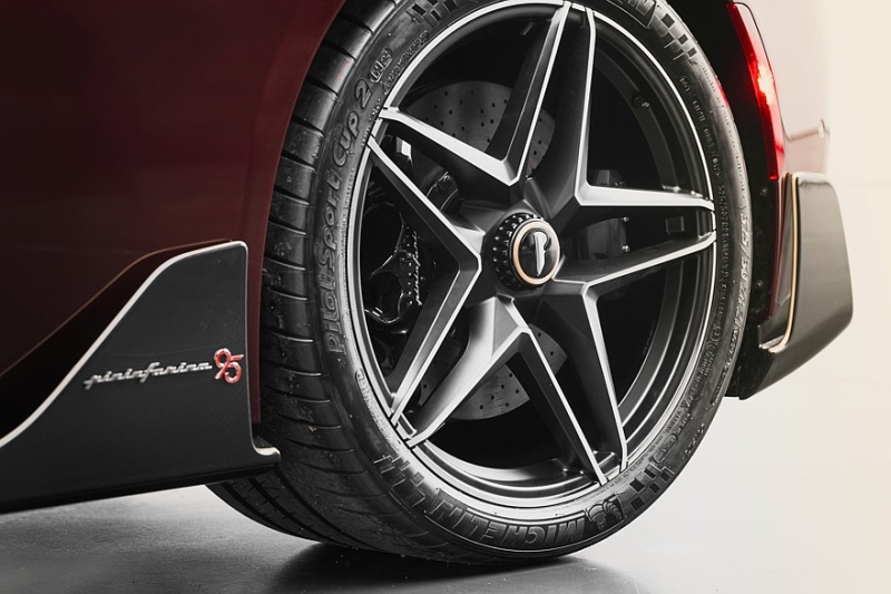 Pininfarina завершает производство суперкара Battista спецверсией Novantacinque