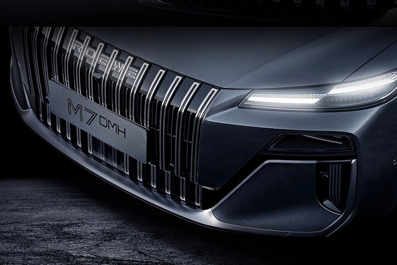 Показан большой седан Roewe M7 DMH в новом стиле от бывшего дизайнера BMW и Volkswagen