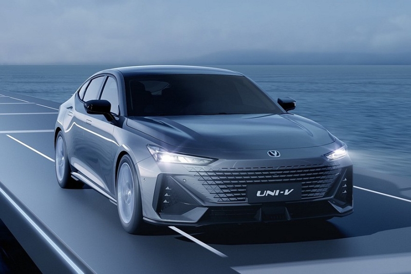 Показан Changan Uni-V с новым дизайном: лифтбек объявлен следующим поколением