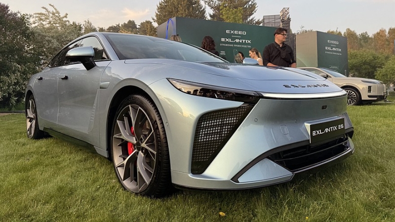 Седан Exlantix ES и кроссовер ET выходят на российский рынок, цены известны