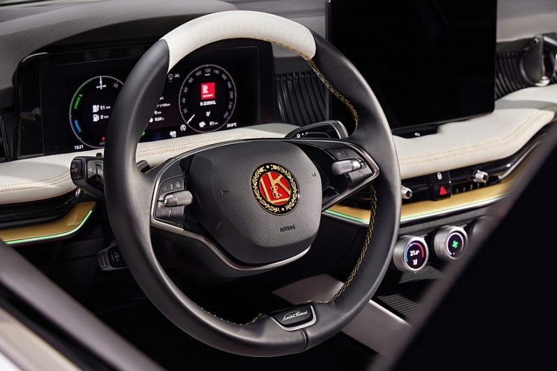 Skoda Superb превратили в пикап со сдвижной пассажирской дверью