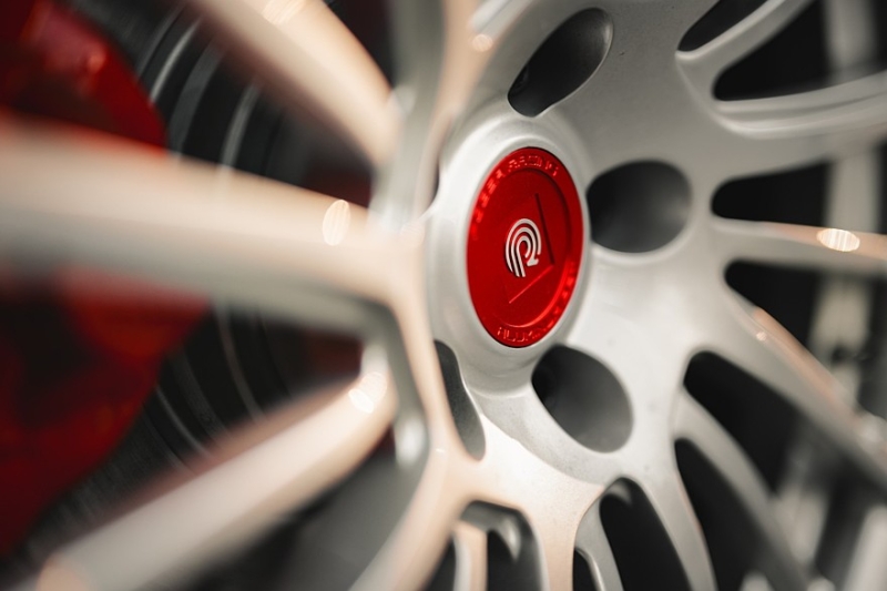 Тюнеры переходят на классику: рестомод от Pogea на базе Mercedes-Benz SL поколения R107