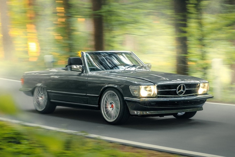 Тюнеры переходят на классику: рестомод от Pogea на базе Mercedes-Benz SL поколения R107