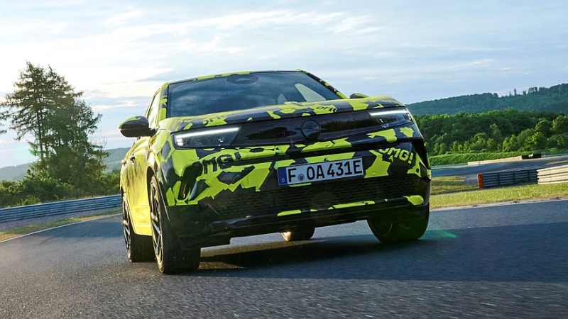 То же яйцо, только в профиль: Opel официально анонсировал спортивный Mokka GSE