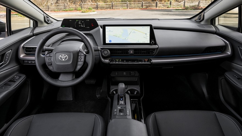 Toyota Prius отмечает четверть века в США повышением цен и тёмной версией