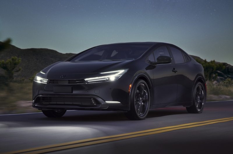 Toyota Prius отмечает четверть века в США повышением цен и тёмной версией