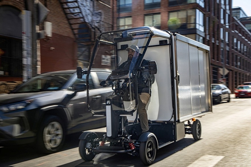 Вместо Acura NSX — педальный конь для курьеров: встречаем Fastport eQuad от Honda