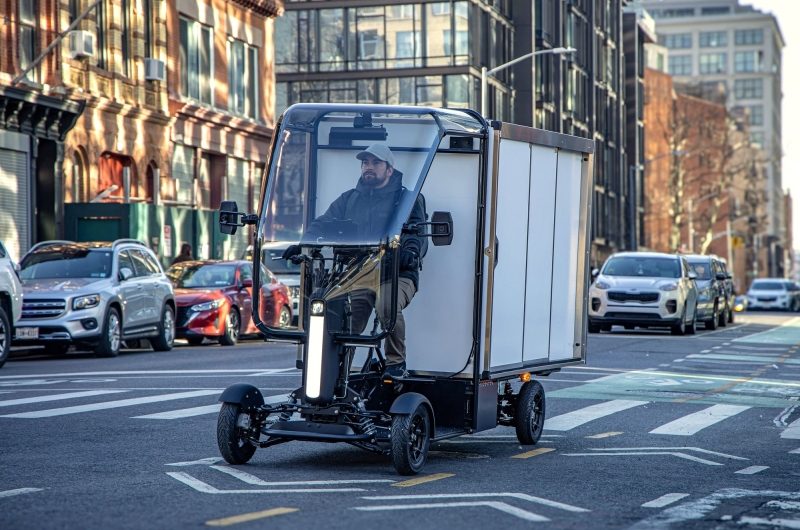 Вместо Acura NSX — педальный конь для курьеров: встречаем Fastport eQuad от Honda