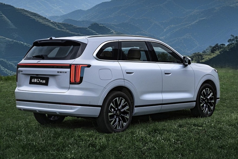 Большой кроссовер Jetour Shanhai L7 Plus готовится к старту продаж: показан интерьер