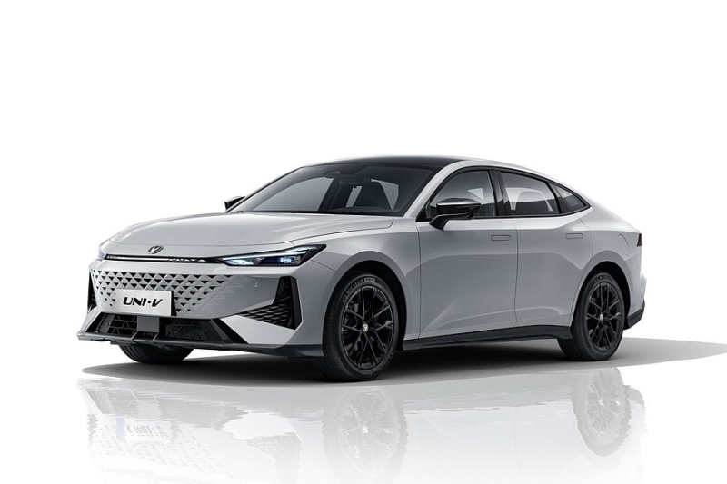 Changan Uni-V с новым дизайном готовится к старту продаж