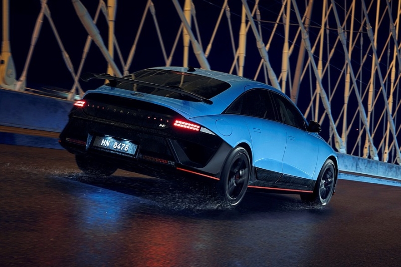 Долгожданный спортседан Hyundai Ioniq 6 N оказался бесконечно далёк от Xiaomi SU7 Ultra