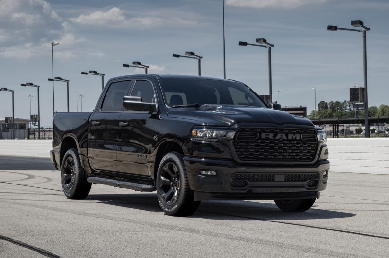 Дождались: дилеры за один день собрали более 10 000 предзаказов на Ram 1500 c Hemi V8