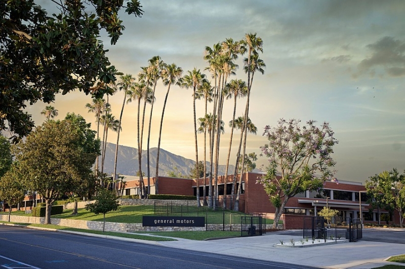 Ещё один взгляд на новый Chevrolet Corvette, на сей раз из Южной Калифорнии