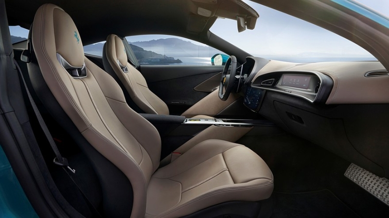 Ferrari Amalfi пришёл на смену модели Roma: тот же профиль, но с массой новых деталей