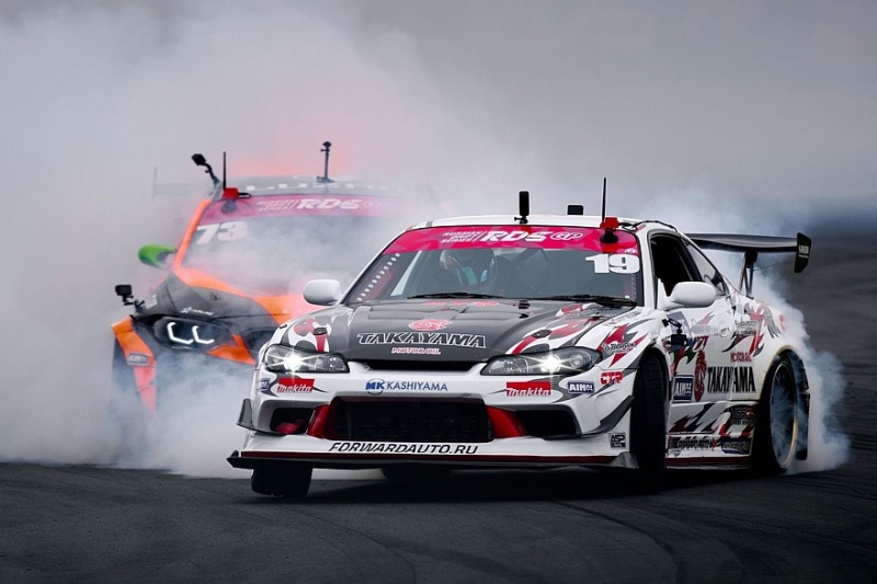 Фестиваль дрифта RDS FEST: шоу-заезды, бургеры от Гочи, концерт Нигатива и DJ Царь