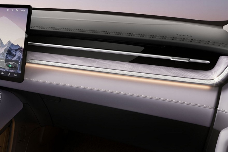 Флагманский седан Roewe M7 с дизайном от бывшего стилиста BMW и VW: рассекречен интерьер