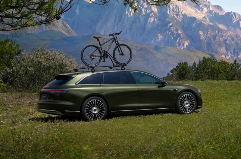 Huawei расширяет автобизнес: показаны универсал Stelato и первенец совместного бренда с SAIC