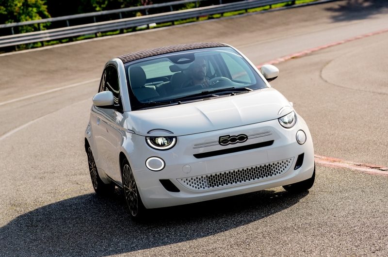 Итальянцы показали новый бензиновый Fiat 500 со старым мотором