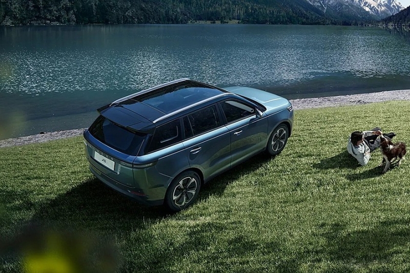 Jaecoo J5 скоро «зашагает» по миру: кроссовер доберётся и до России