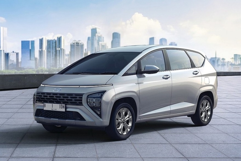 Компактвэн Hyundai Stargazer сменит имидж после рестайлинга: официальные изображения