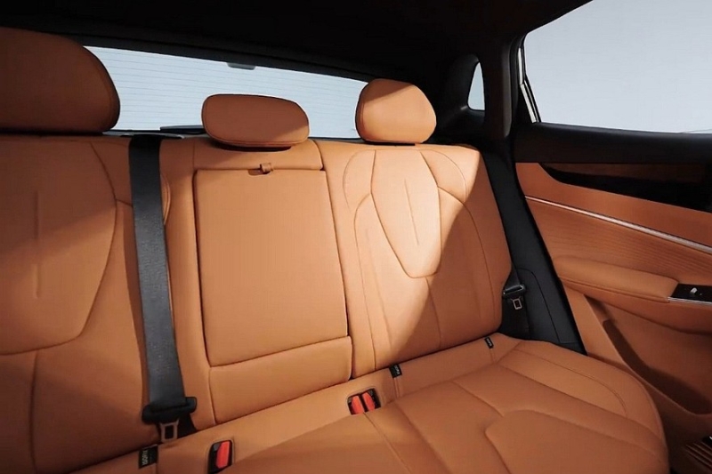 Кроссовер Geely Cityray преобразился снаружи и внутри