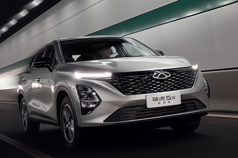 Кроссовер Omoda C7, который недавно стартовал в РФ, превратился в новый Chery Tiggo 7 Plus