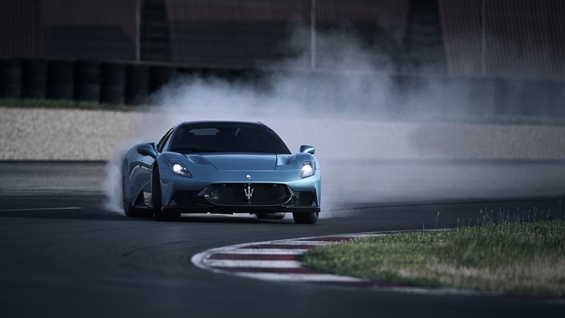 Maserati MCPura: роль нового суперкара исполнил MC20 с поправками во внешности и салоне