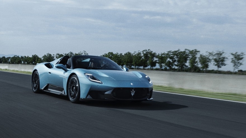 Maserati MCPura: роль нового суперкара исполнил MC20 с поправками во внешности и салоне