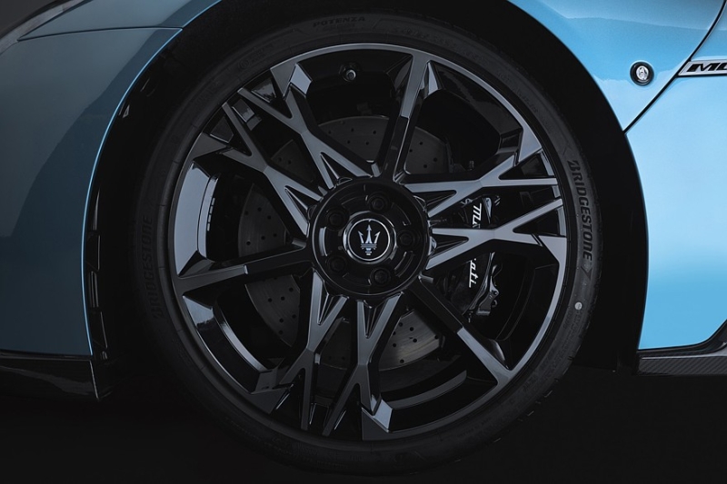 Maserati MCPura: роль нового суперкара исполнил MC20 с поправками во внешности и салоне