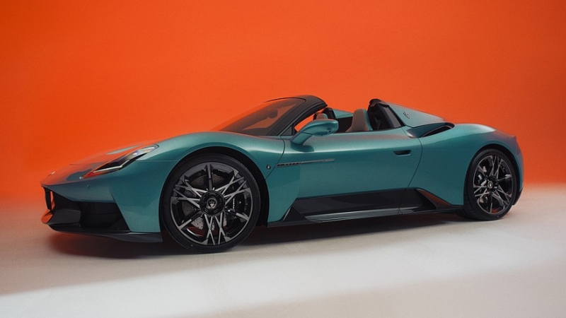 Maserati MCPura: роль нового суперкара исполнил MC20 с поправками во внешности и салоне