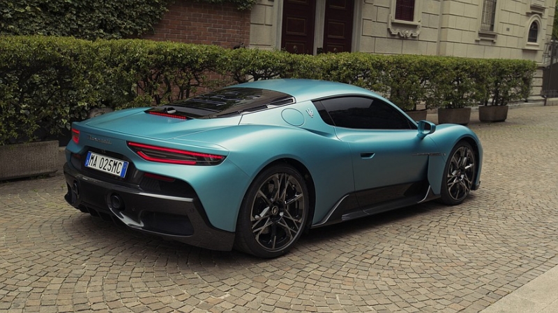 Maserati MCPura: роль нового суперкара исполнил MC20 с поправками во внешности и салоне