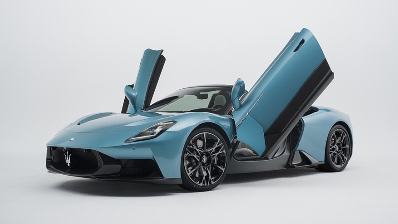 Maserati MCPura: роль нового суперкара исполнил MC20 с поправками во внешности и салоне