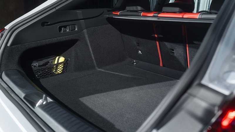 Mercedes-Benz CLA нового поколения: теперь и подросший в габаритах универсал