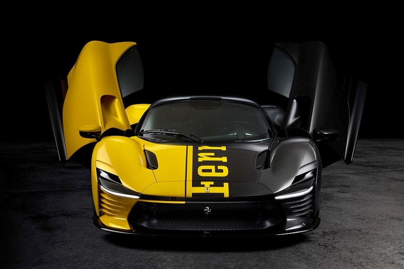 Не для прибыли, а для учащихся: уникальный Ferrari Daytona SP3 продадут на аукционе