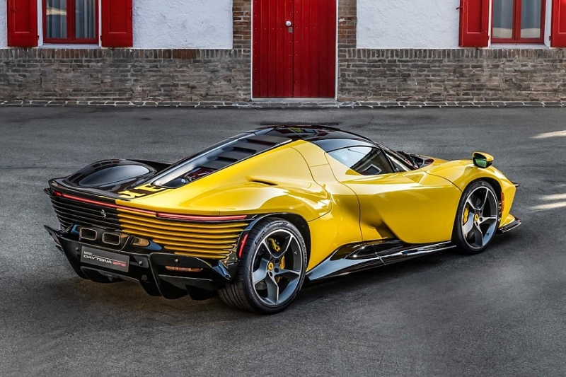 Не для прибыли, а для учащихся: уникальный Ferrari Daytona SP3 продадут на аукционе