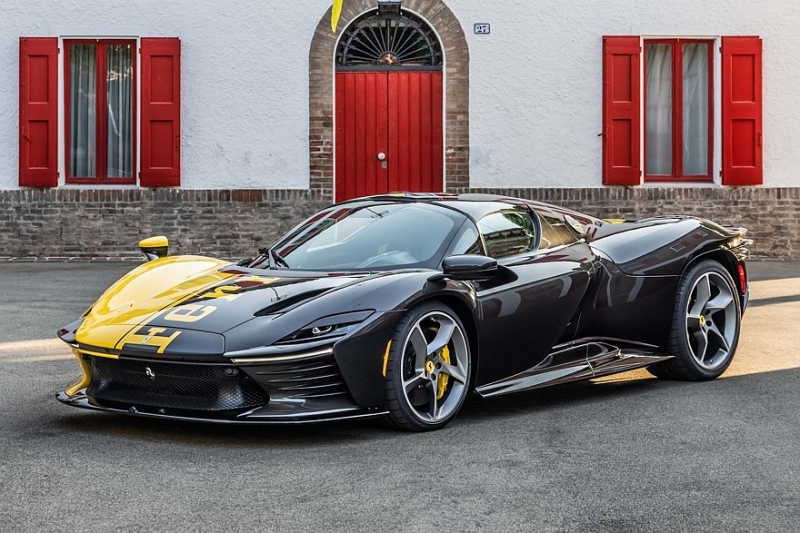 Не для прибыли, а для учащихся: уникальный Ferrari Daytona SP3 продадут на аукционе