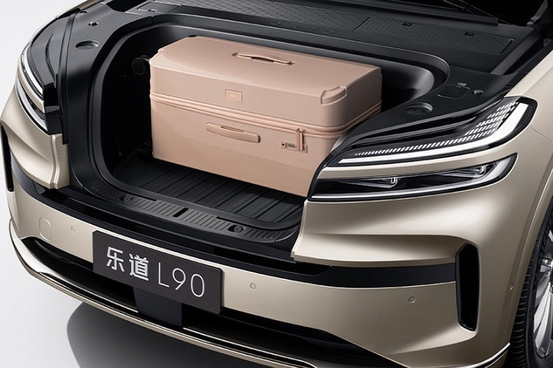 Nio готовится вывести на рынок большой кроссовер Onvo L90: рассекречен интерьер