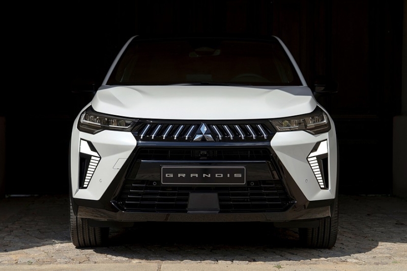 Новый Mitsubishi Grandis: вместо минивэна — ещё один клон паркетника Renault