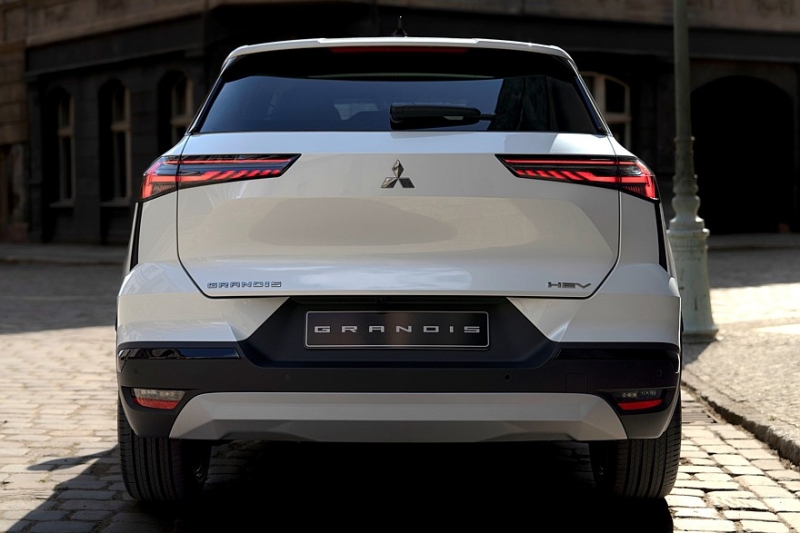 Новый Mitsubishi Grandis: вместо минивэна — ещё один клон паркетника Renault