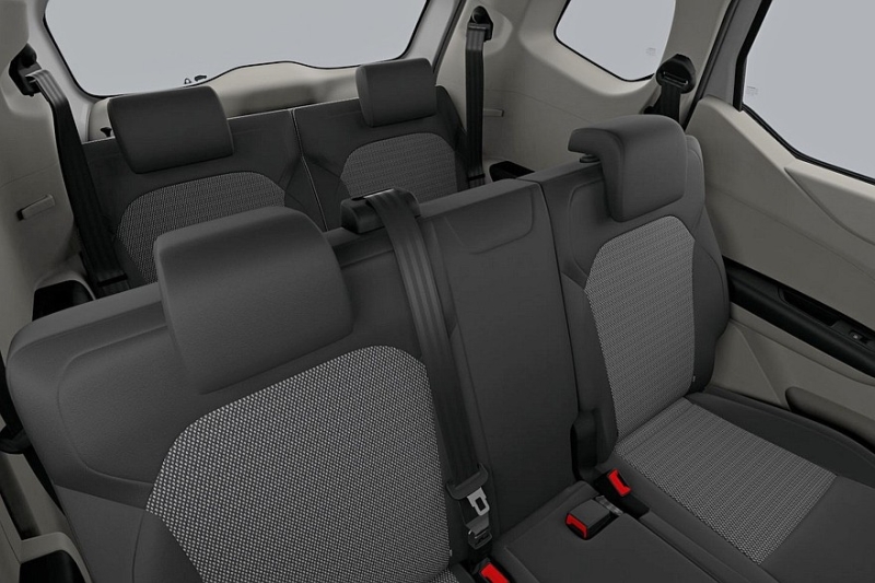 Обновлён дешёвый вэн Renault Triber: более солидный дизайн и старая техника