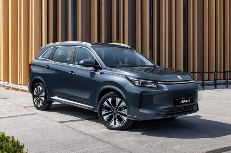 Обновлённый кроссовер Evolute i-Space скоро стартует в России: подробности