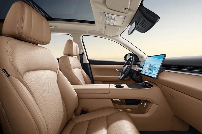 Обновлённый кроссовер Evolute i-Space скоро стартует в России: подробности