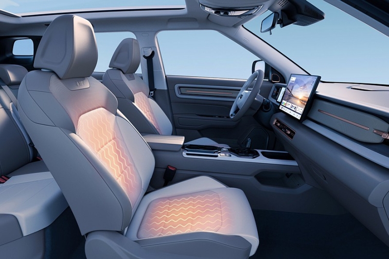 Обновлённый кроссовер Geely Icon: привычные ручки, раздельные экраны и скидки