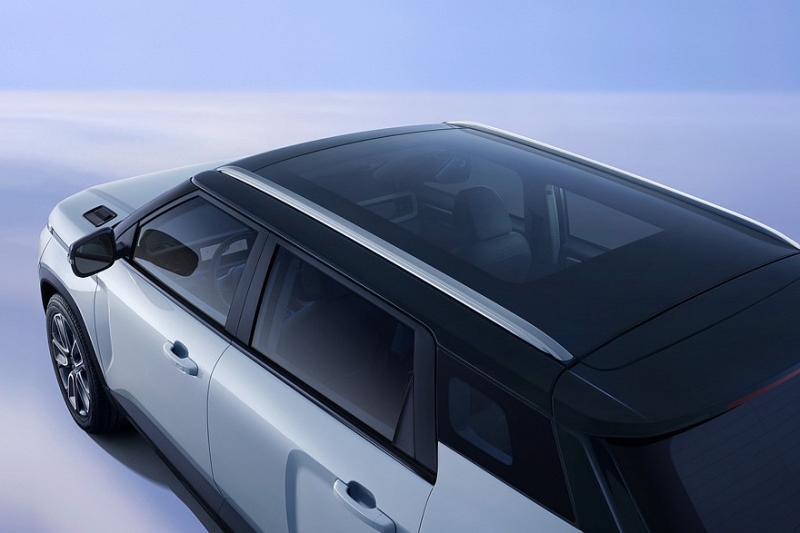 Обновлённый кроссовер Geely Icon: привычные ручки, раздельные экраны и скидки