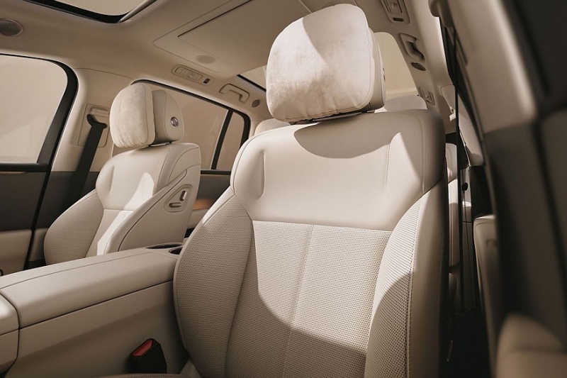 Полноприводный кроссовер Li i8 выходит на рынок: богатые комплектации, вдвое дешевле Model X