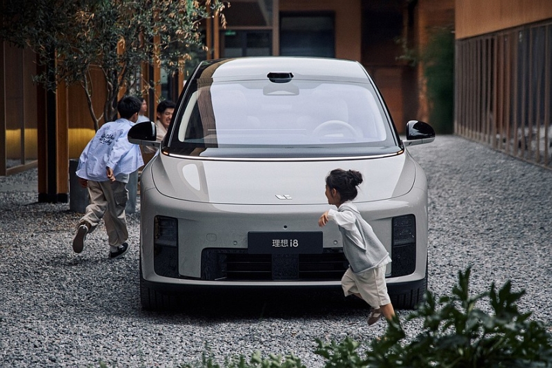 Полноприводный кроссовер Li i8 выходит на рынок: богатые комплектации, вдвое дешевле Model X