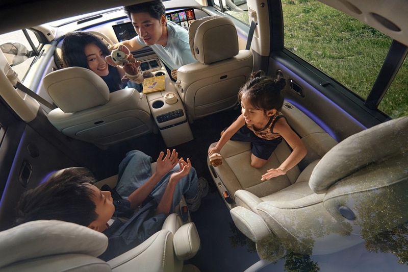 Полноприводный кроссовер Li i8 выходит на рынок: богатые комплектации, вдвое дешевле Model X